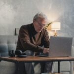 Os Melhores Sites para Aposentados Encontrarem Trabalhos Online